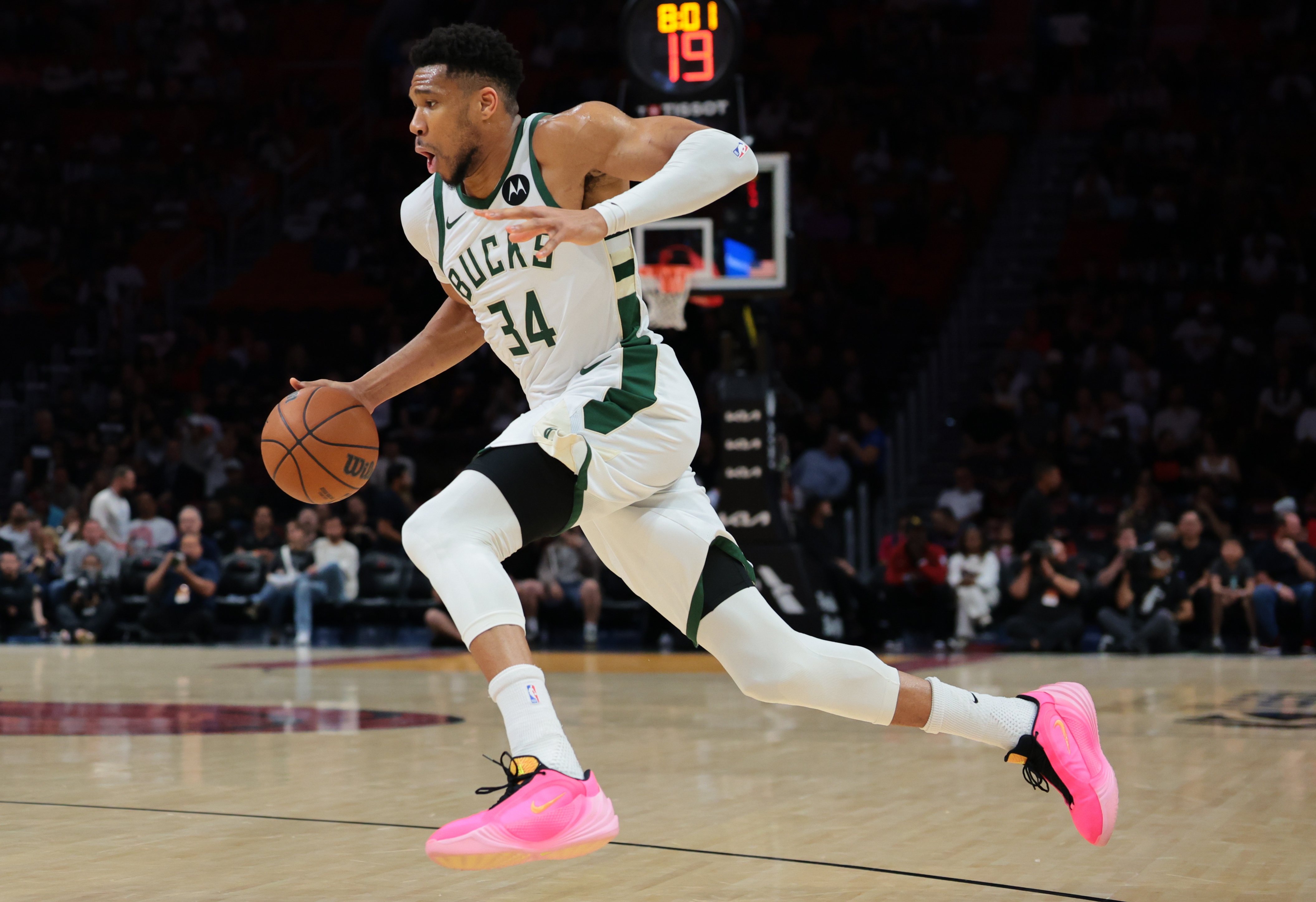 S15下注网站-Shams：雄鹿曾认真考虑过热火报价 韦尔+希罗+球员+选秀权换字母